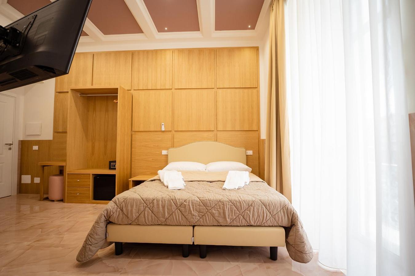 Greros H. Rooms Napoli Centro By Clapa Group Dislocated Hospitality Exterior photo